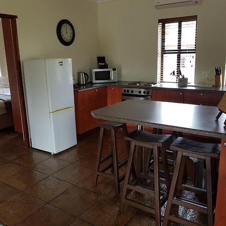 Paddabult Self Catering Cottages Парл Екстериор снимка