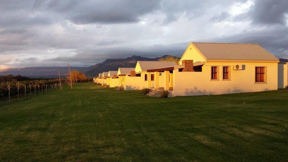 Paddabult Self Catering Cottages Парл Екстериор снимка